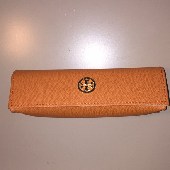 - Tory Burch eyeglass case - Picture 2 of 6